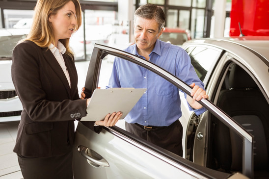 How Women Selling Cars Have an Edge in the Industry